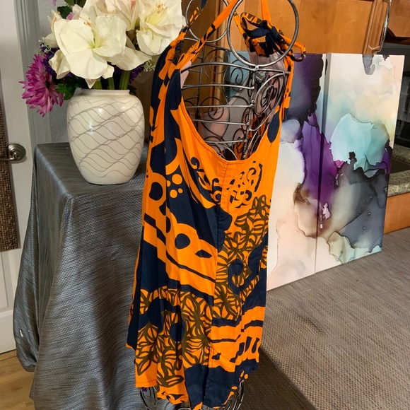 Manuheali’i Top - Picture 2 of 5